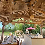 بيت للعطل Chateau Sora Warm With Swimming Pool For 16 Saint-Ciers-d'Abzac