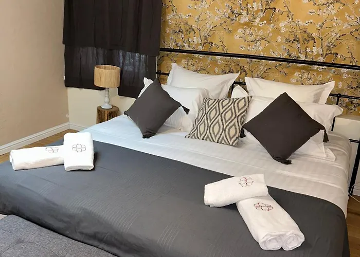 Chateau Sora Warm With Swimming Pool For 16 Holiday home *